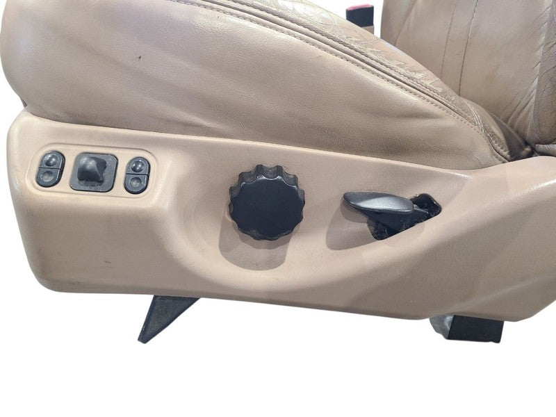 EXPEDITON 1998 Front Seat 665516