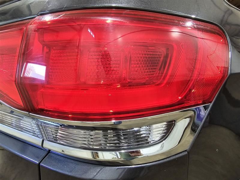 GRANDCHER 2015 Tail Light 590916
