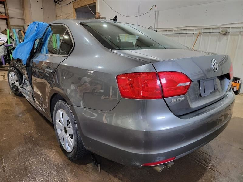 Driver Left Headlight Sedan Halogen Fits 11-16 JETTA 539069