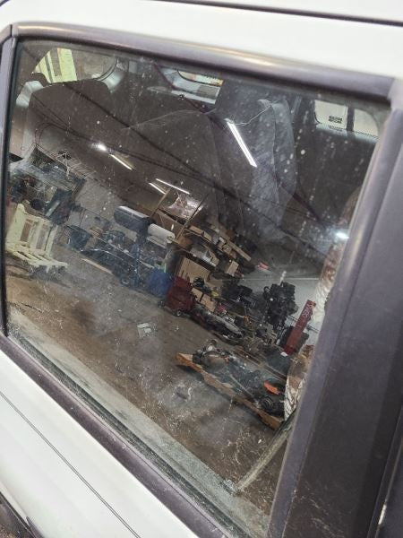 Passenger Right Rear Door Glass Without Privacy Tint Fits 02-06 CR-V 5