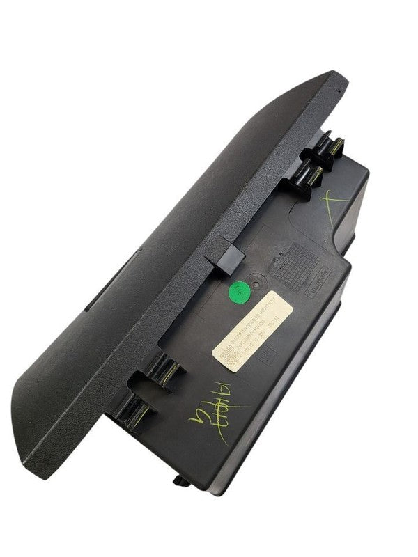EQUINOX   2018 Glove Box 603560
