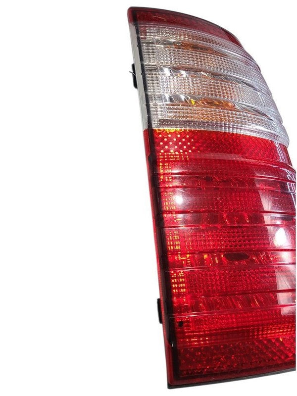 Passenger Tail Light Thru 4/05 Fits 98-05 LEXUS LX470 667796