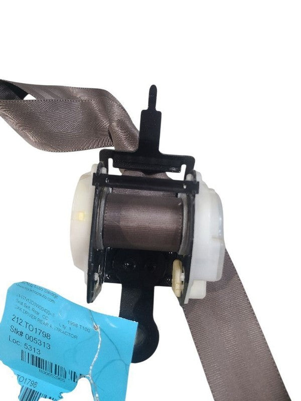 T100      1998 Seat Belt Rear 652965