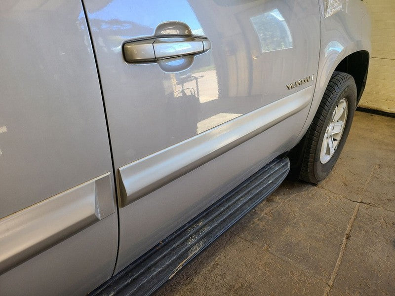 Passenger Front Door Thru 11/14/10 Fits 07-11 AVALANCHE 1500 678818
