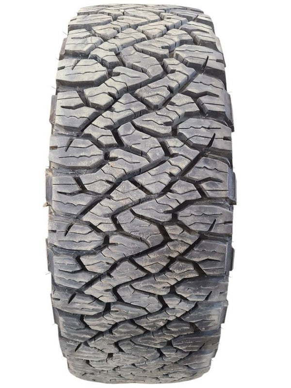 1 Used Tire 295 70 18 BFGoodrich AT 15/32 670382