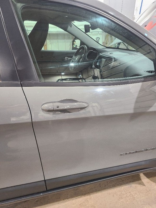 Passenger Front Door Electric Tempered Glass Fits 19-21 CHEROKEE 66167