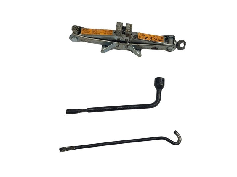 VERSA     2011 Jack 605216