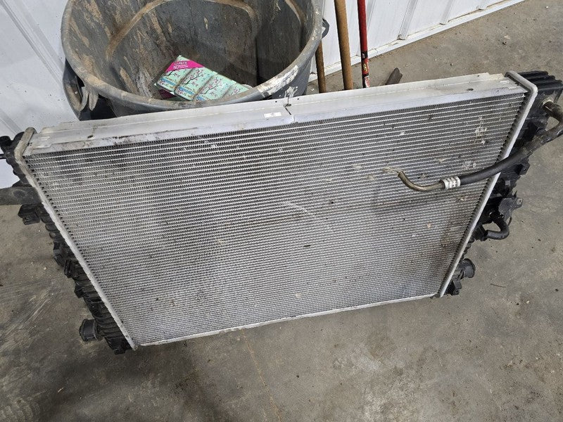 Radiator Fits 08-10 FORD F250SD PICKUP 626855