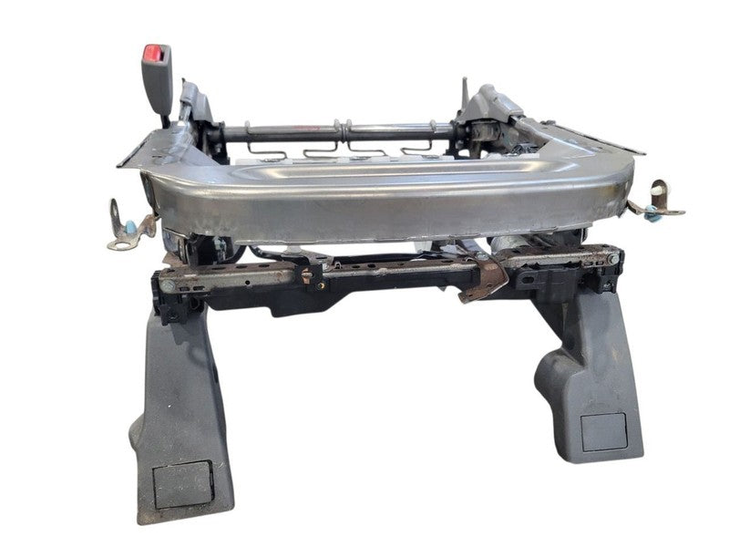 SIENNA    2019 Front Seat Track 670042