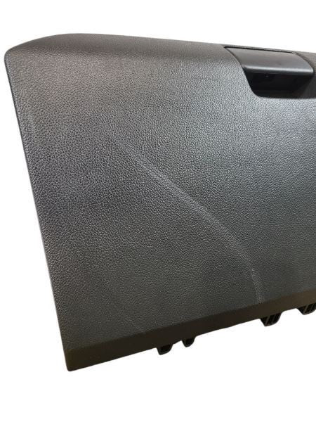 COLORADO  2018 Glove Box 598232