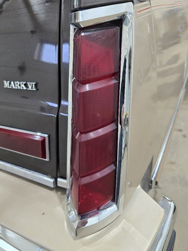 Passenger Right Tail Light Fits 80-83 LINCOLN MARK SERIES 626673