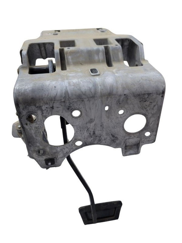 RAM2500   2019 Pedal Brake/Clutch 677499