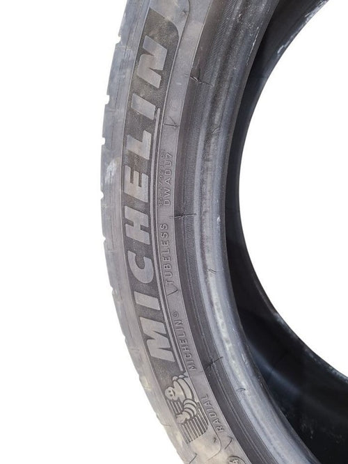 1 used Tire Michelin 285-32-20 ZR 7/32  665459