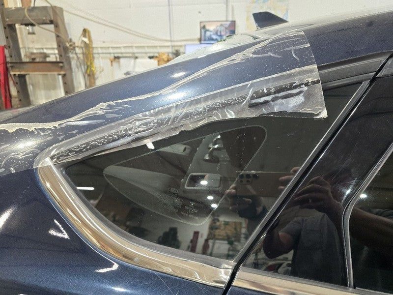 Passenger Quarter Glass Chrome On Bottom Only Fits 13-20 FUSION 633139