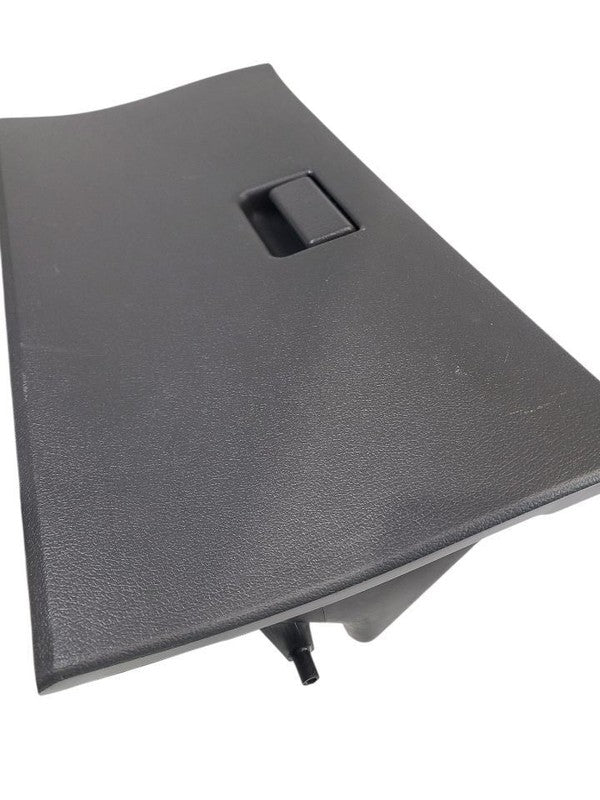 T100      1995 Glove Box 659442