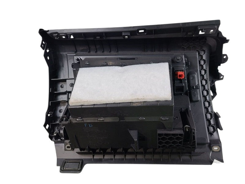 PASSAT    2022 Glove Box 637890