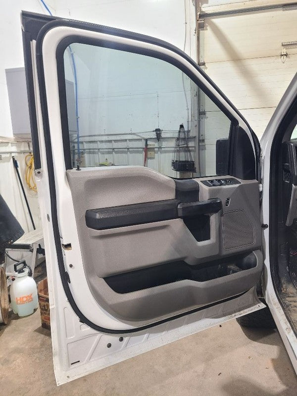 Driver Left Front Door Electric Fits 17-22 FORD F250SD PICKUP 658806
