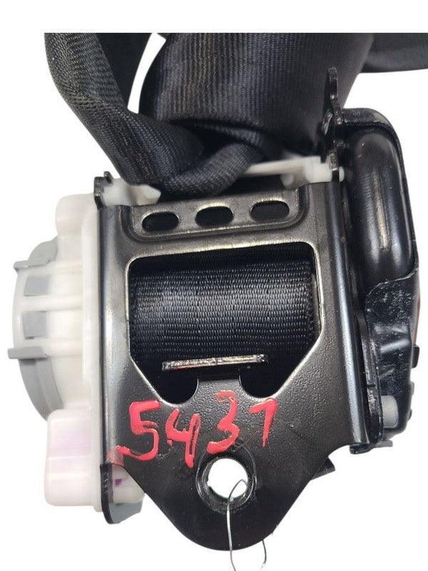 MACAN     2015 Seat Belt Rear 661460