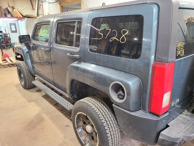 H3        2006 Headliner 679865