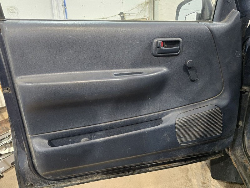 T100      1993 Front Door Trim Panel 638179