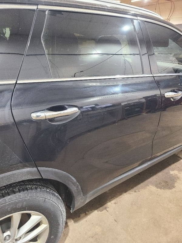 Passenger Rear Side Door Thru 06/03/18 Fits 16-19 SORENTO 655389