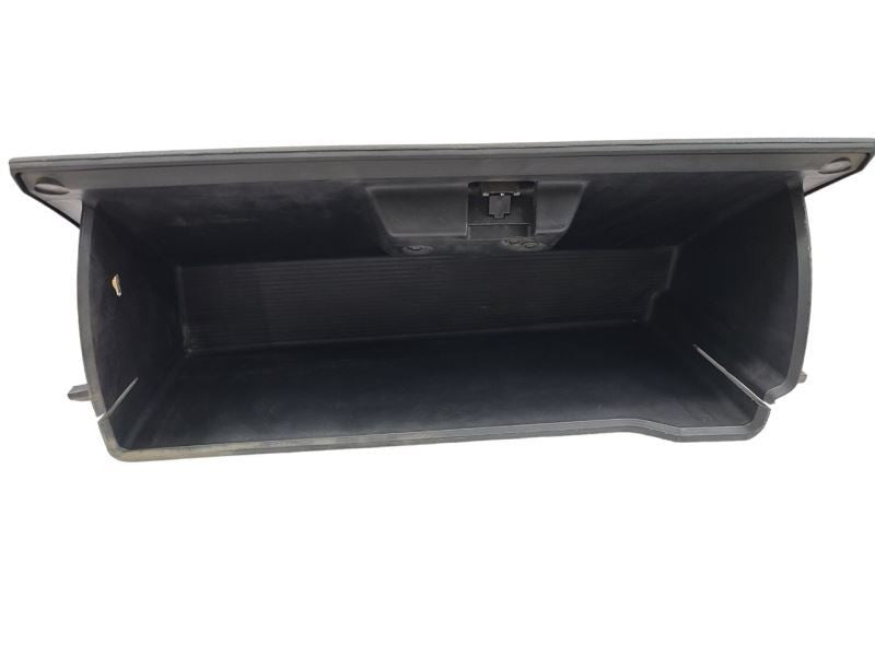 RAM3500   2016 Glove Box 587793