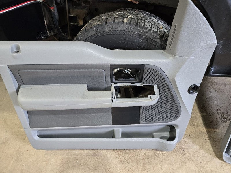 F150      2008 Front Door Trim Panel 612558