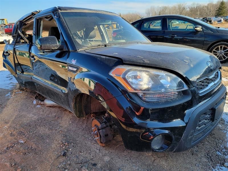 Driver Left Headlight Halogen Reflector Fits 12-13 SOUL 566888
