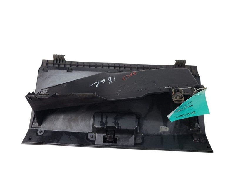 RAM2500   2004 Glove Box 653752