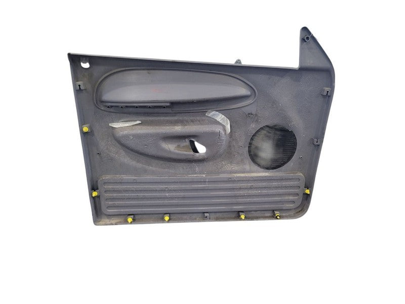 RAM1500   2001 Front Door Trim Panel 667052