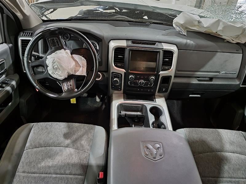 RAM1500   2017 Owners Manual 492383