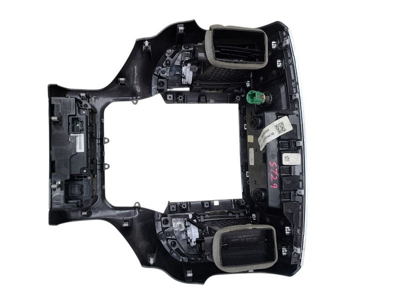 RAM1500   2022 Dash Bezel 680015