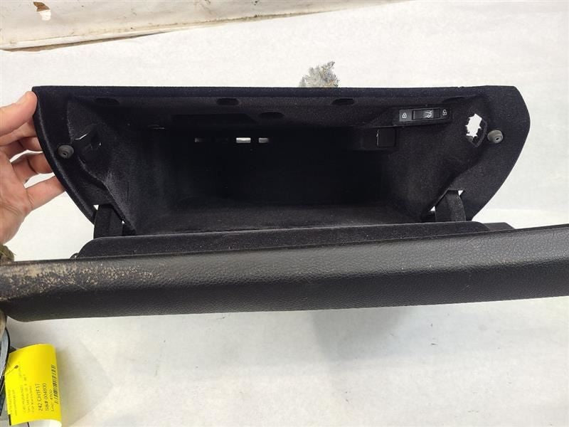 335I      2015 Glove Box 604517
