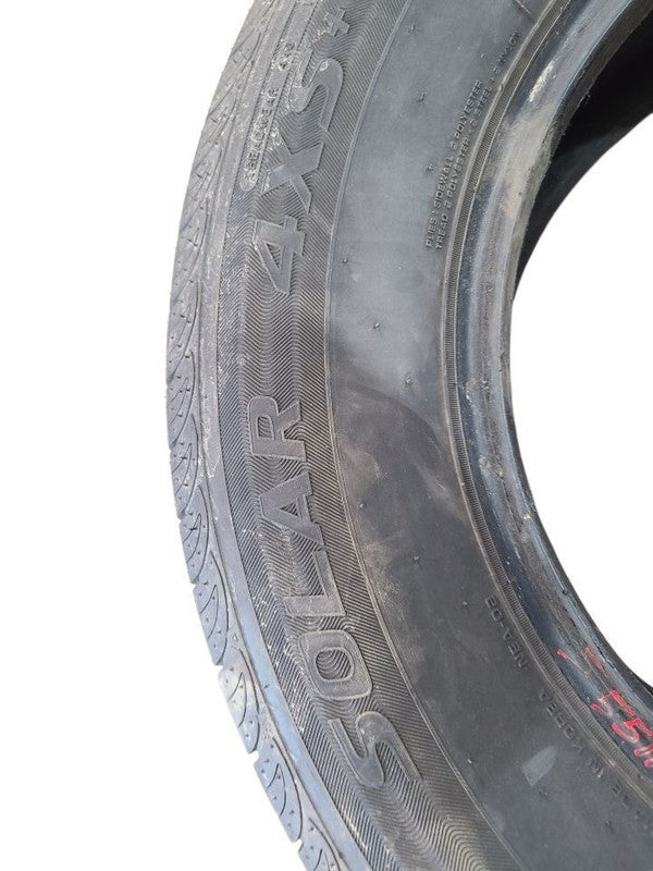 1 Used Tire 235 65 16 75% 666627