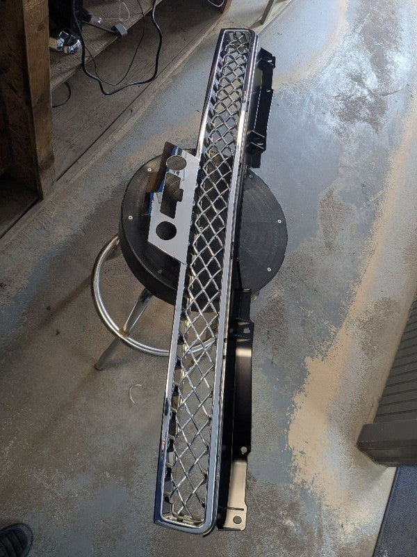 Grille Chrome Upper Fits 08-14 SUBURBAN 1500 617659