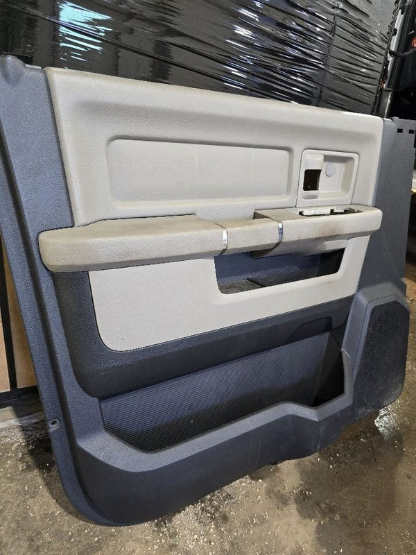 RAM1500   2009 Front Door Trim Panel 627694