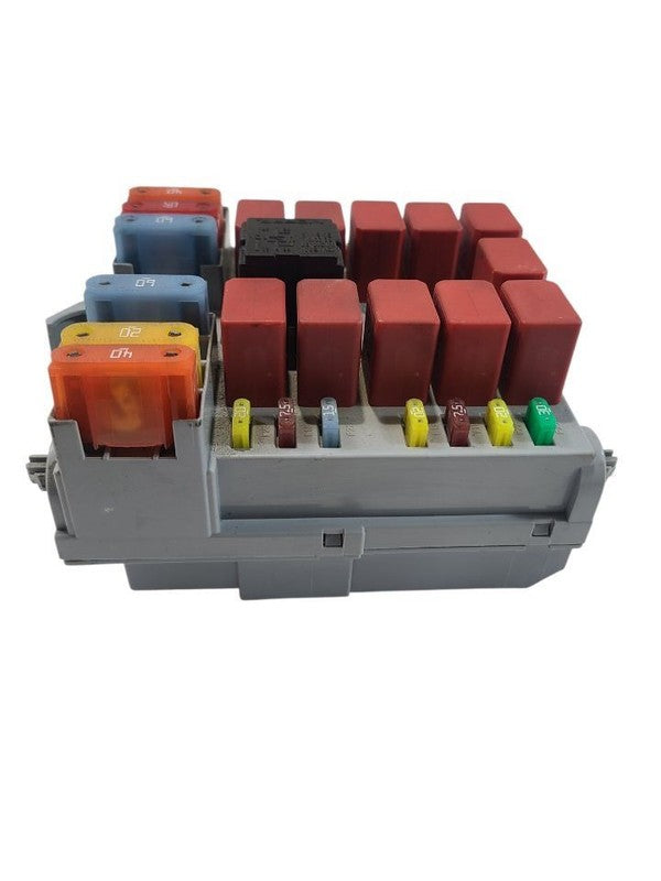 Fuse Box Engine With AC Fits 17-24 PROMASTER 1500 VAN 670562