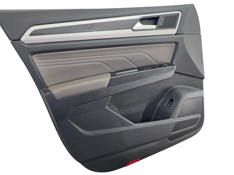 ATLAS     2021 Front Door Trim Panel 647665