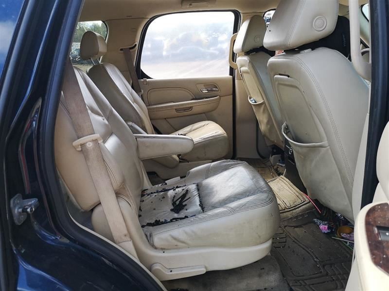 Passenger Tail Light Without Premium Collection Fits 07-14 ESCALADE 26