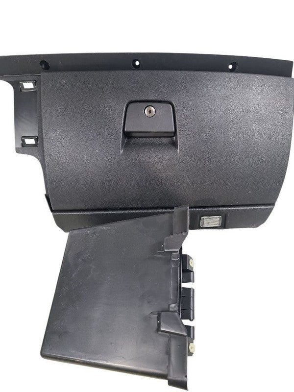 C30       2013 Glove Box 645153