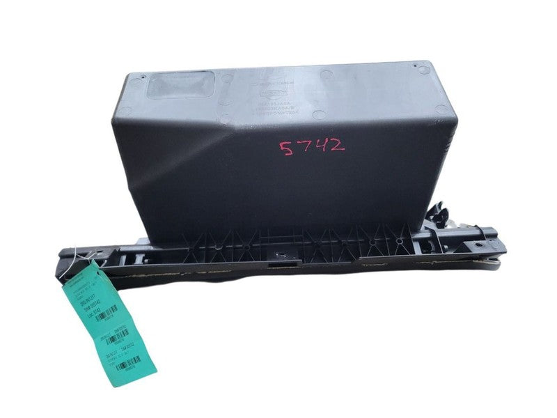 QX60      2017 Glove Box 680736