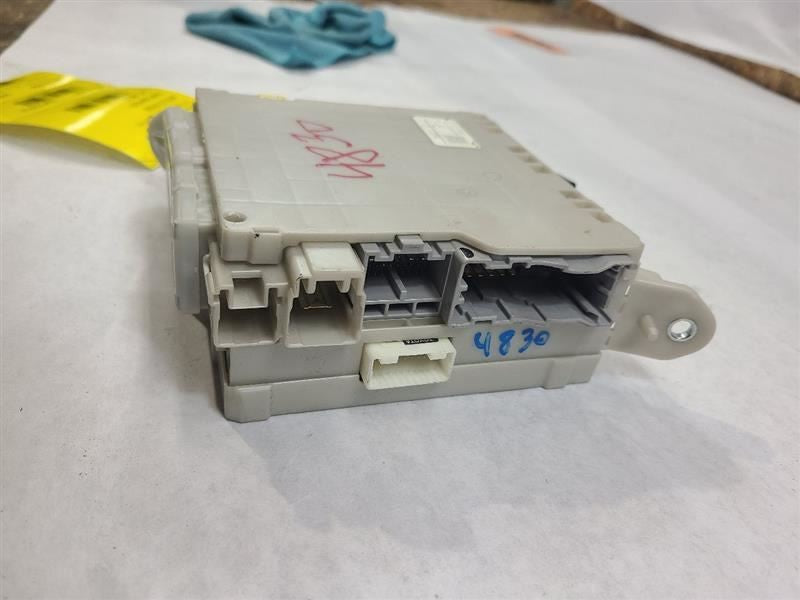 LS460     2008 Fuse Box Cabin 606553