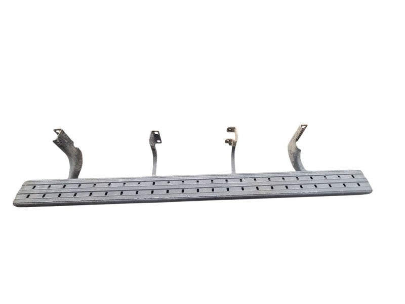 H3        2006 Running Board 679852
