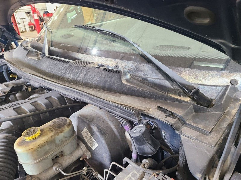 RAM2500   2001 Cowl 667106