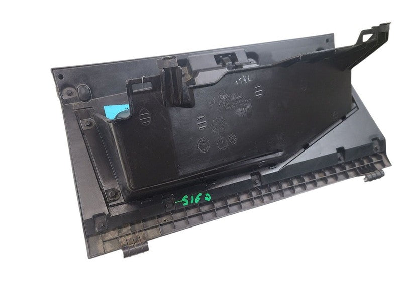 RAM3500   2004 Glove Box 640236