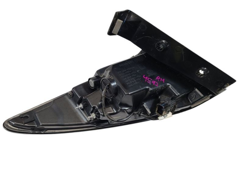 TUCSON    2022 LED Passenger Side, Quarter Mounted Tail Light 580894