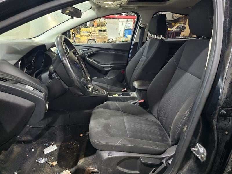 Driver Headlight Halogen Black Headlamp Bezel SE Fits 15-18 FOCUS 6009