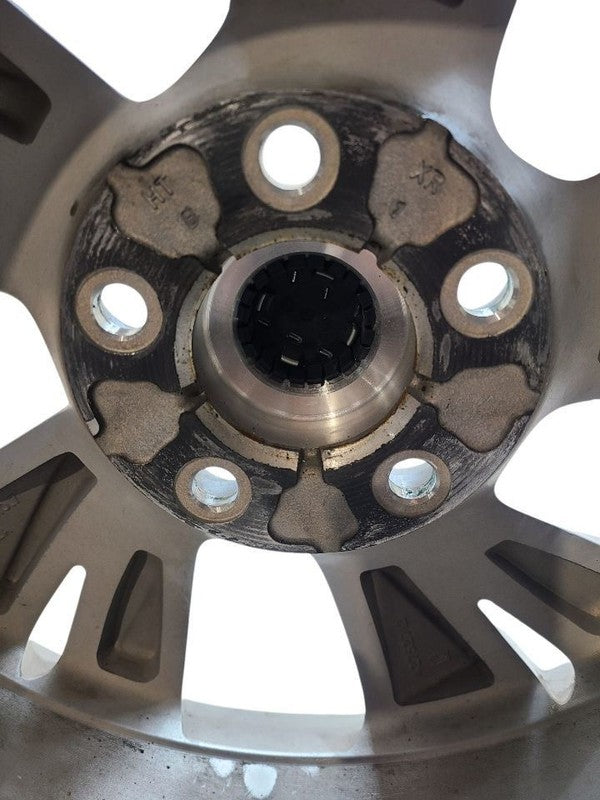 Wheel 18x7-1/2 Painted Silver Opt Rsz Fits 24-26 ENCORE GX 679803