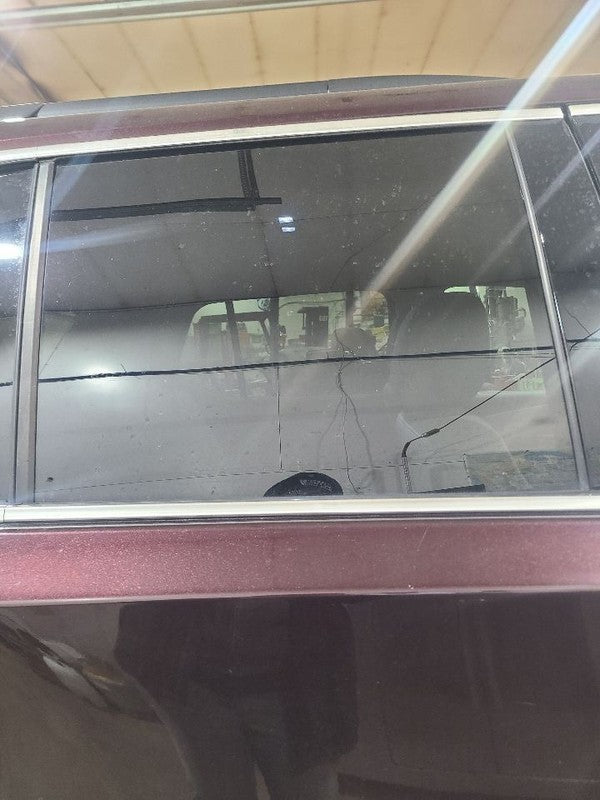 Passenger Rear Door Glass Classic Style 5th Digit Fits 18-24 TRAVERSE 