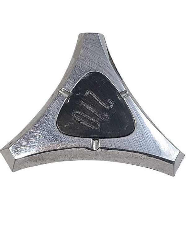 DART      1963 Hood Badge 671202